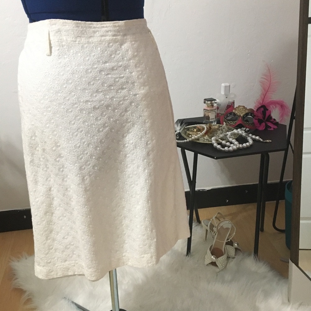 Off-white pencil skirt